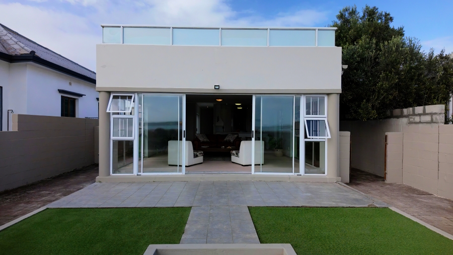 4 Bedroom Property for Sale in Middedorp Western Cape